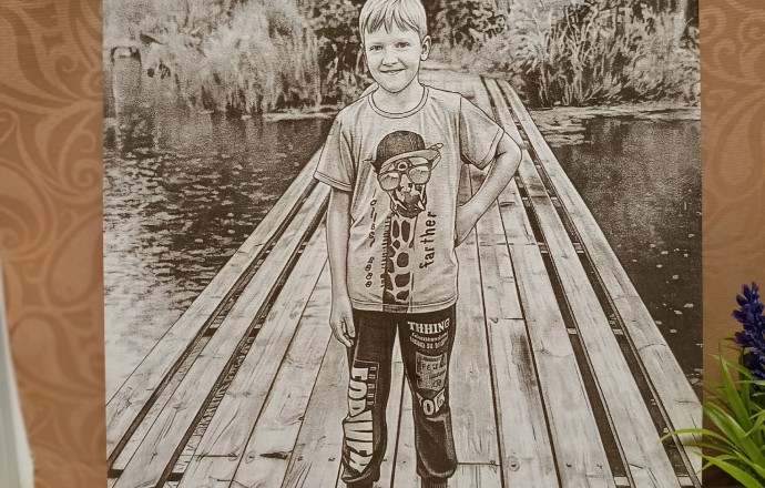 Портрет на дереве - подарок с душой