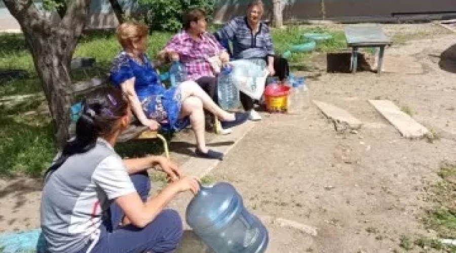 Масштабное отключение воды в Мариуполе и пригороде: какие улицы и районы затронуты, как получить помощь