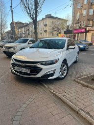 Большой семейный седан.